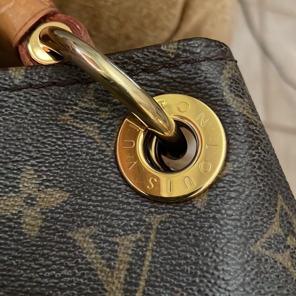 Authentic Louis Vuitton ARTSY MM - Picture 7 of 10